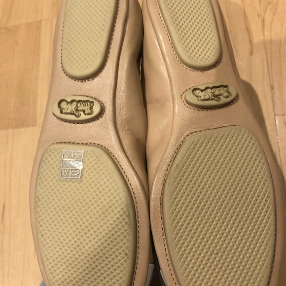 Coach flat - Picture 3 of 4